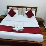 Luxury Rooms In Safdarjung Enclave Near Aiims & Safdarjung Hospital